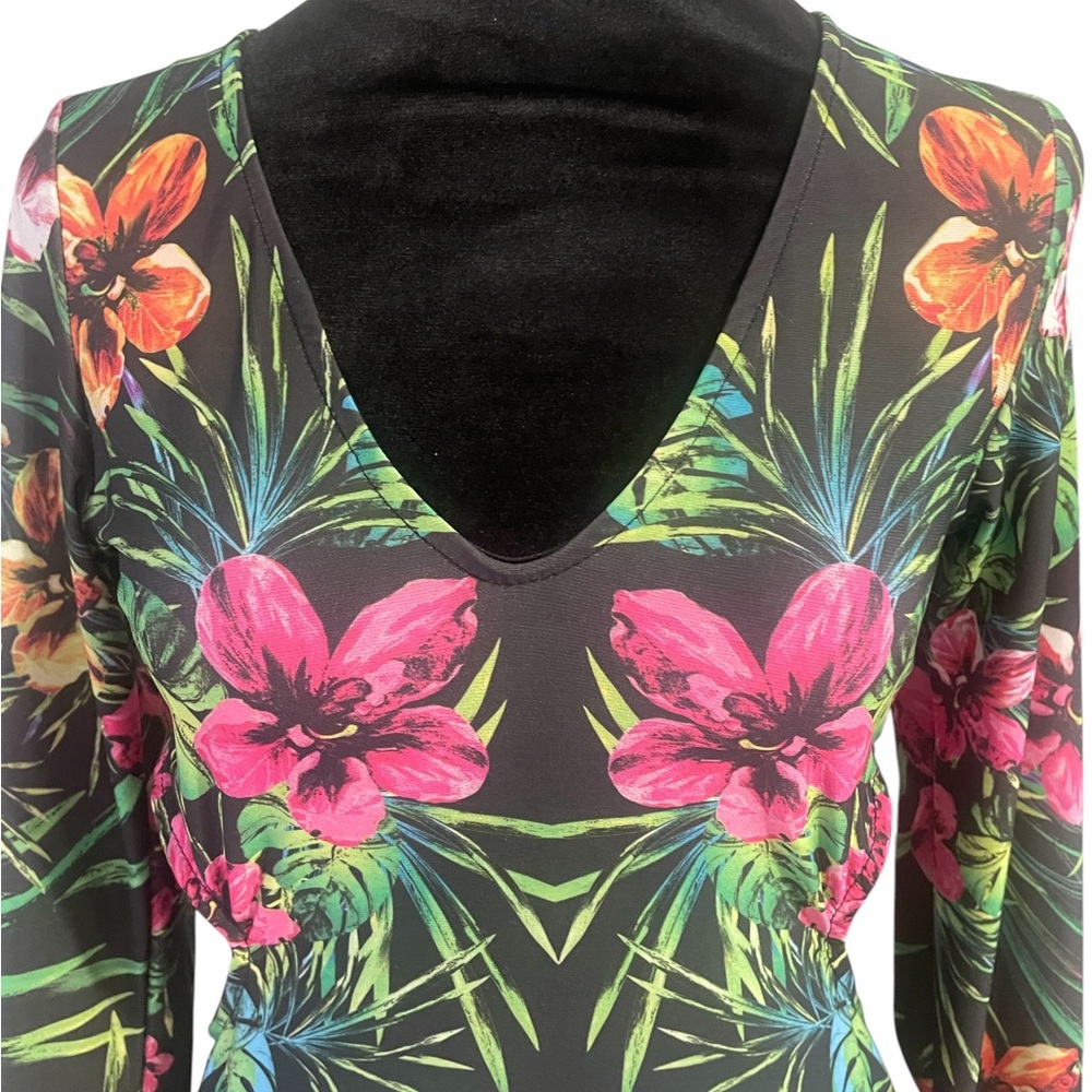 Tropical dreams Floral Peep hole cut out Bodysuit, V-Neck,Black,Pink,Med,NWT - Picture 2 of 6